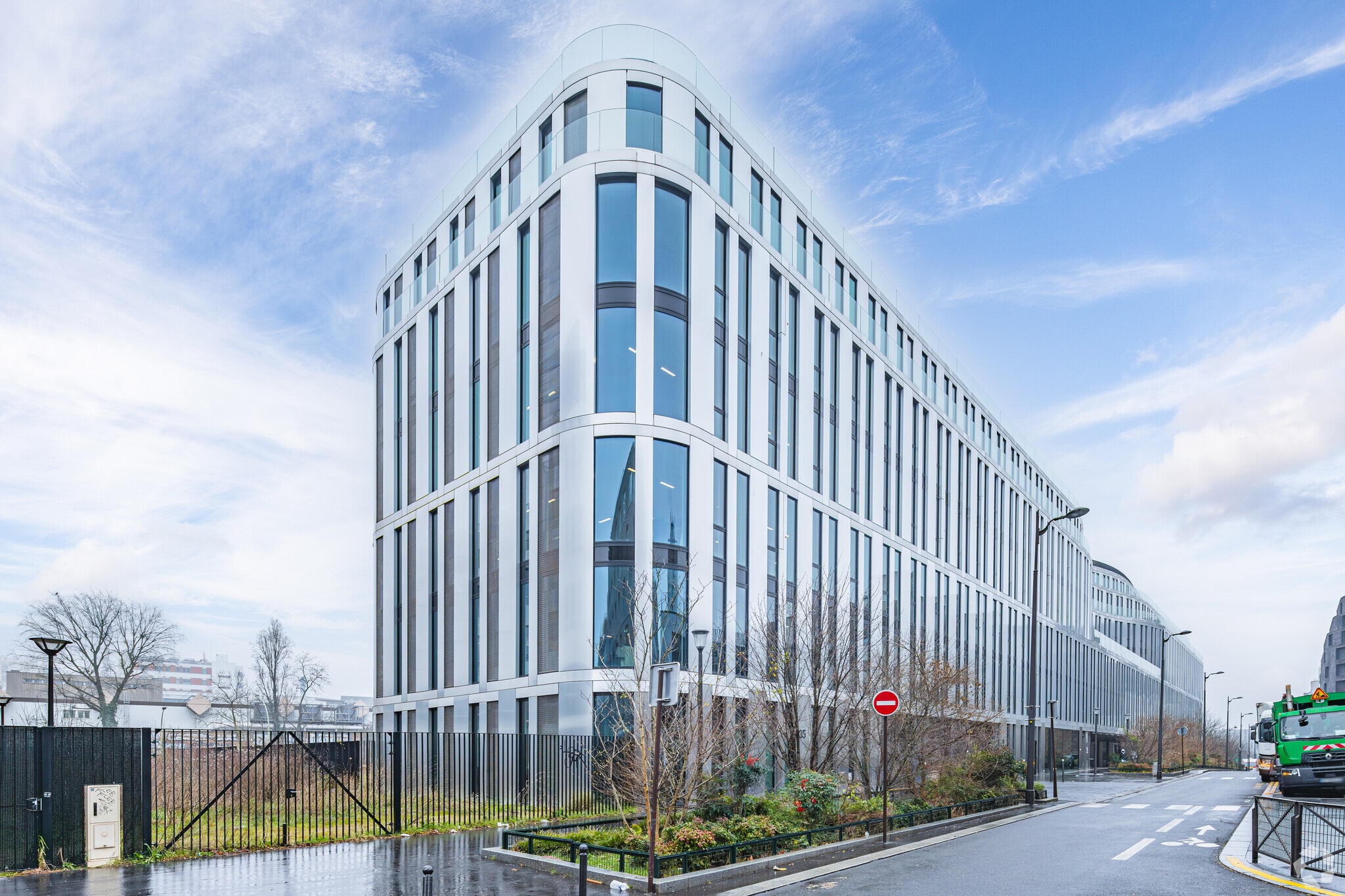 Office in Paris to rent Primary Photo- Image 1 of 27