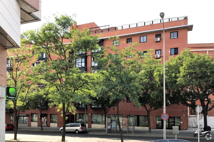 Residential in Madrid, MAD for sale - Building Photo - Image 2 of 2