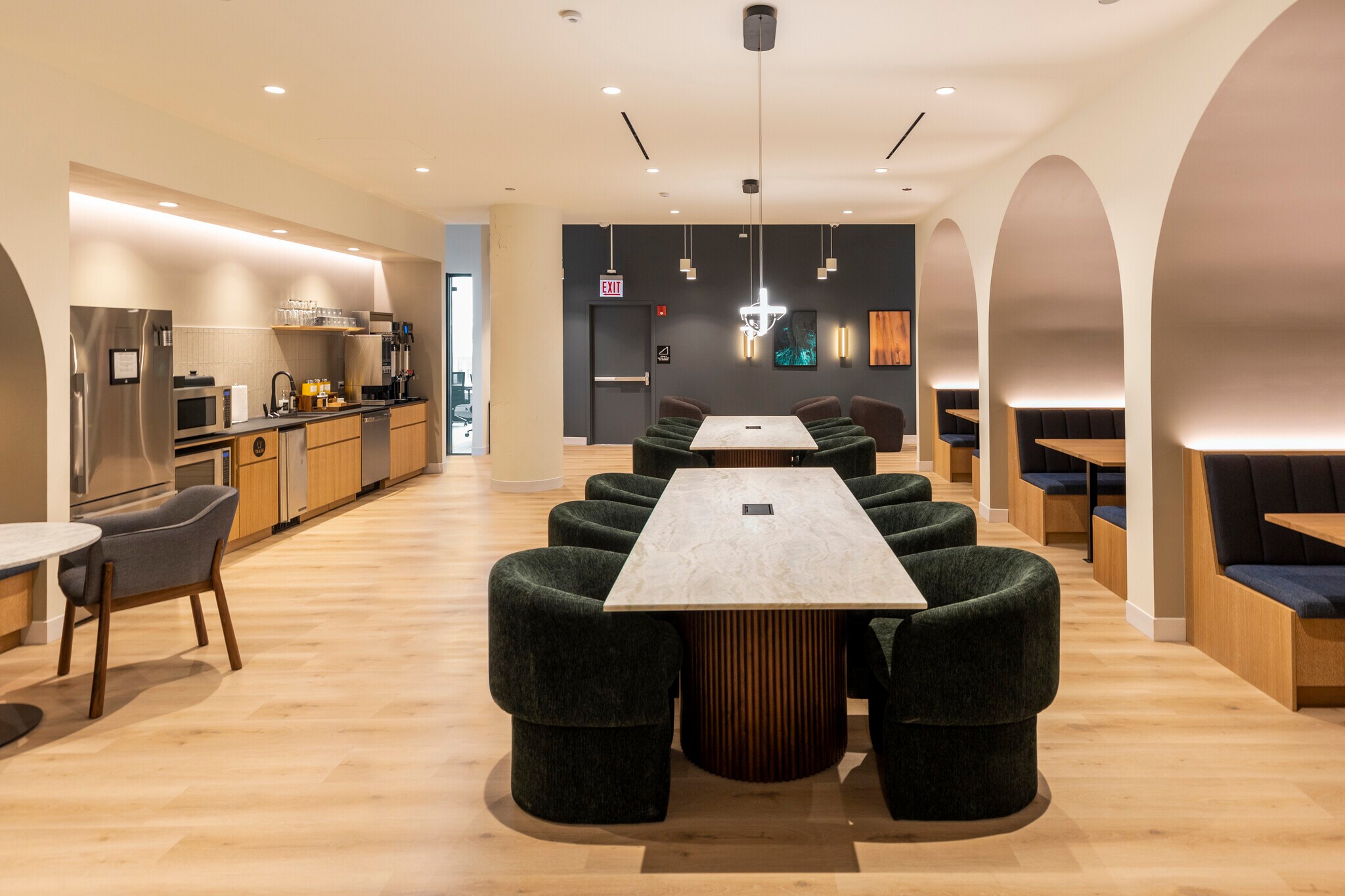 24 E Washington St, Chicago, IL to rent Interior Photo- Image 1 of 15