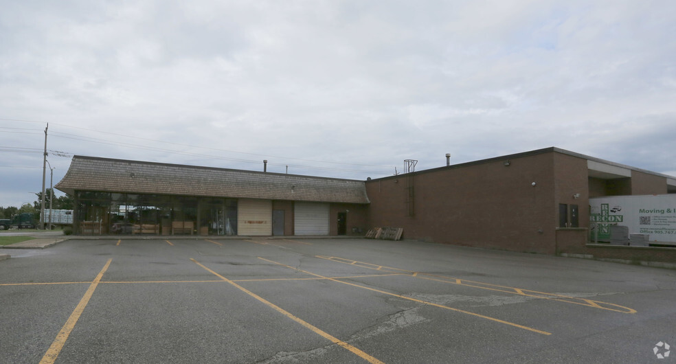 2001 Thickson Rd, Whitby, ON for rent - Building Photo - Image 2 of 10