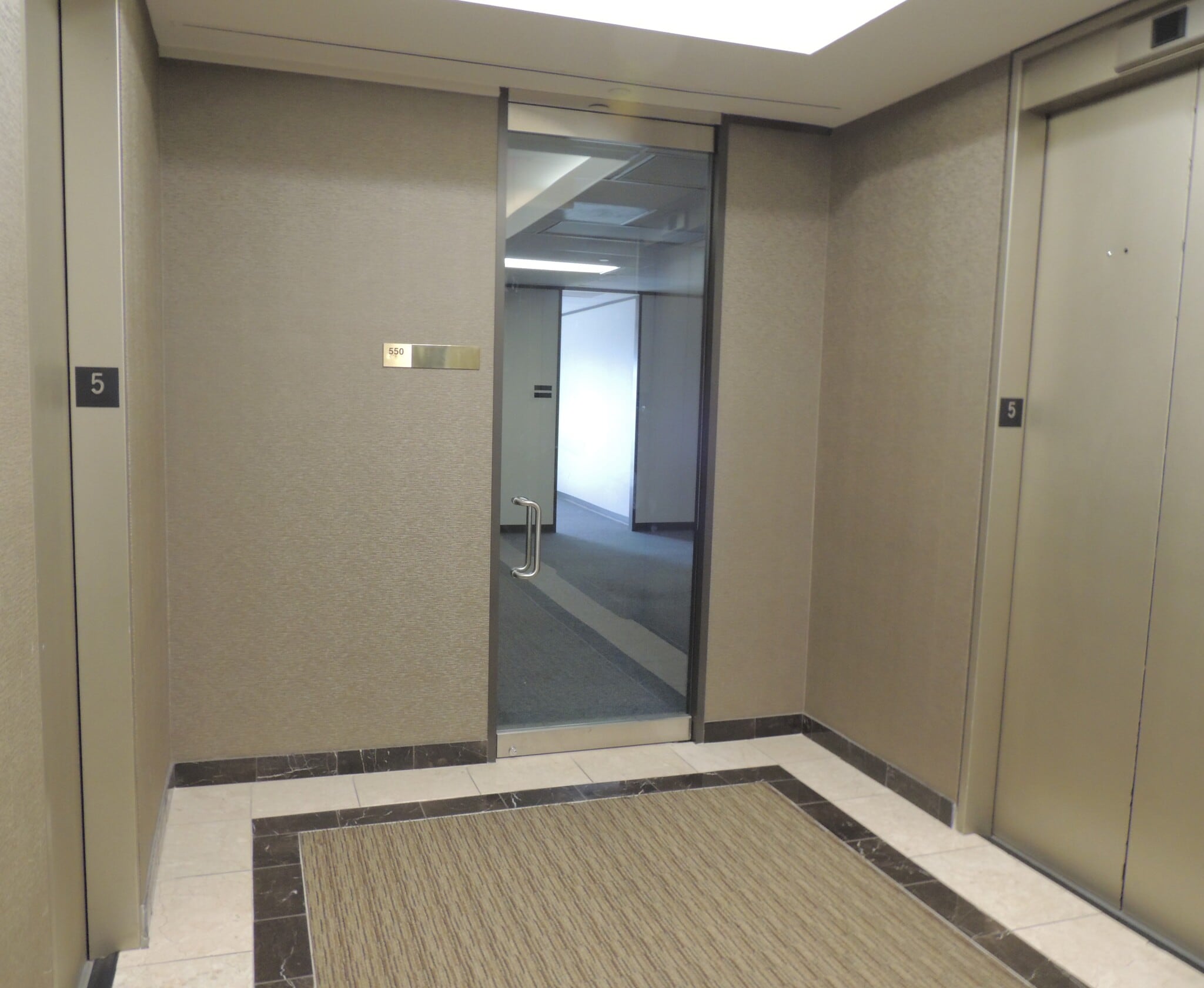 6161 Savoy Dr, Houston, TX to rent Interior Photo- Image 1 of 9