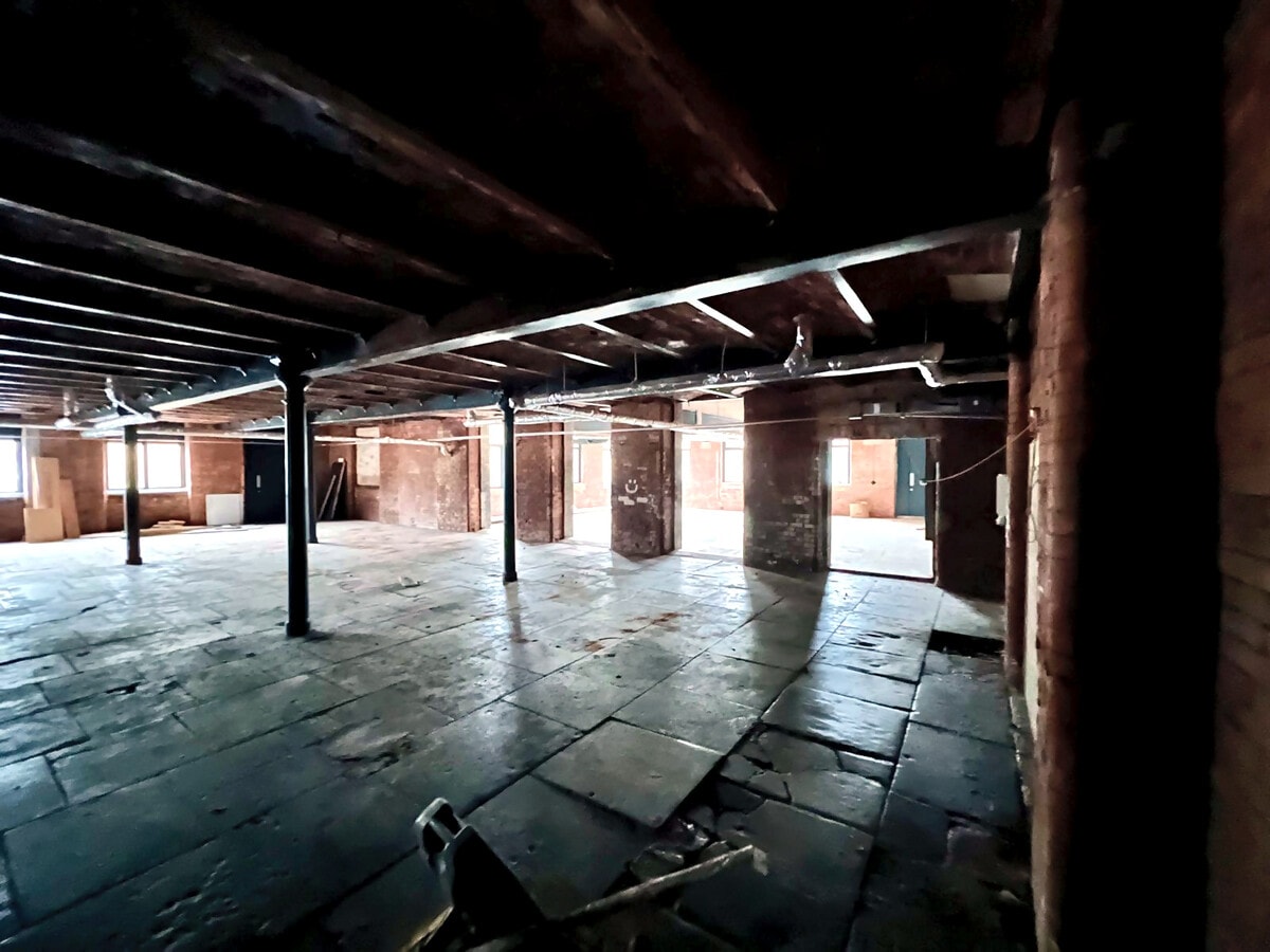 Water St, Stockport, GTM SK1 2BX - Unit 1 - - Interior Photo - Image 2 of 5