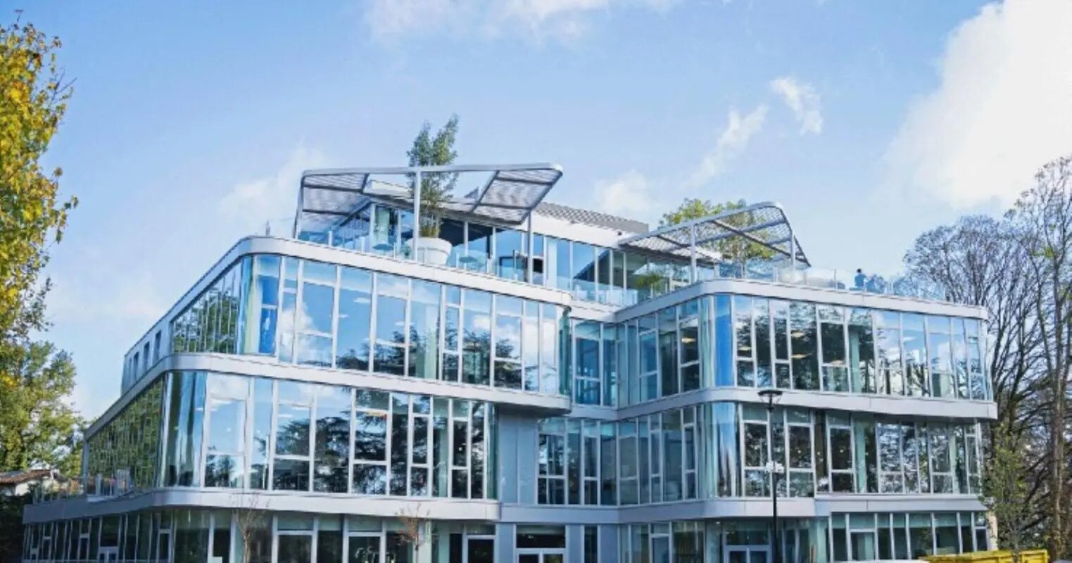 44 Sentier Du Bois Des Côtes, Limonest to rent Building Photo- Image 1 of 10