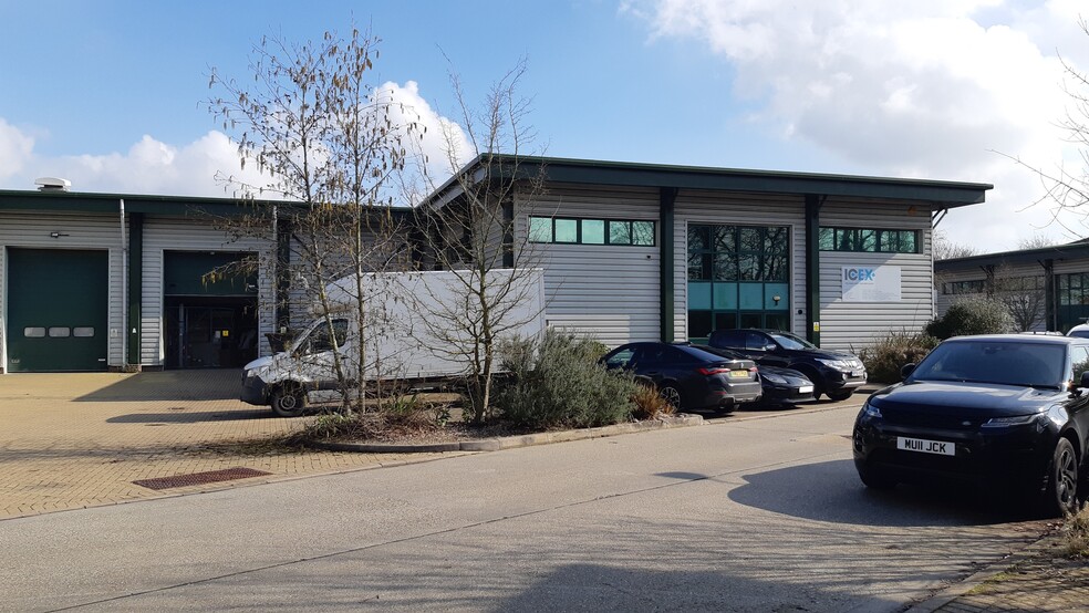 3-4 Croft Way, Witham to rent - Building Photo - Image 2 of 6