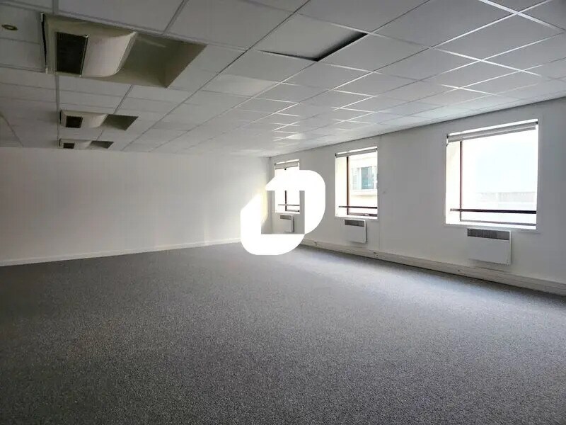 Office in Bordeaux to rent Interior Photo- Image 1 of 7