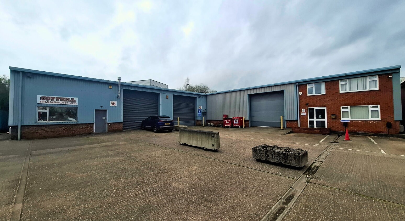 16-16A Buntsford Park Rd, Bromsgrove to rent Building Photo- Image 1 of 2