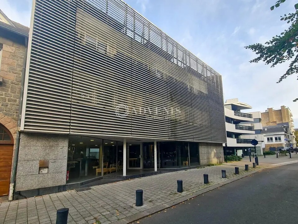 Vente Bureaux 403 m² - Photo 1