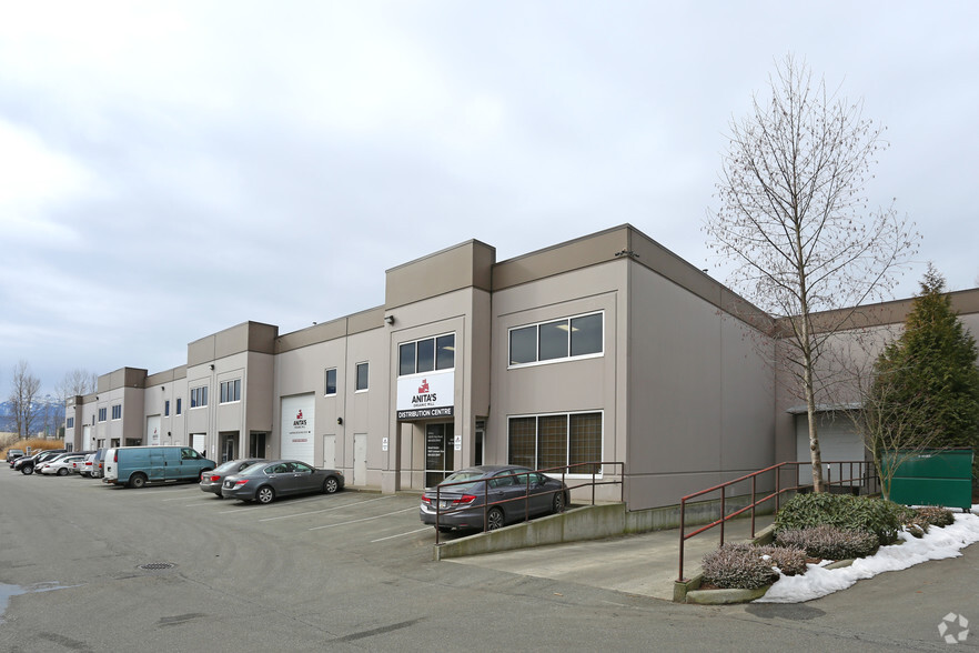 44981 Commercial Crt, Chilliwack, BC for rent - Building Photo - Image 2 of 3