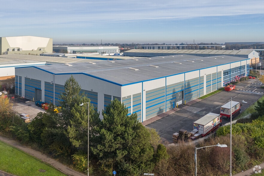 St. Davids Way, Nuneaton to rent - Building Photo - Image 2 of 2