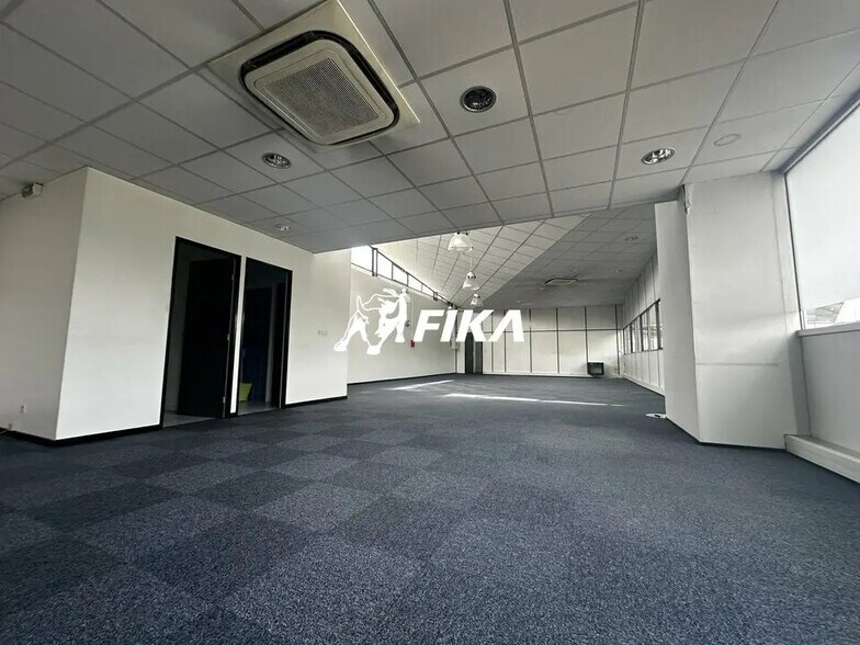 Light Industrial in Toulouse to rent - Interior Photo - Image 2 of 17