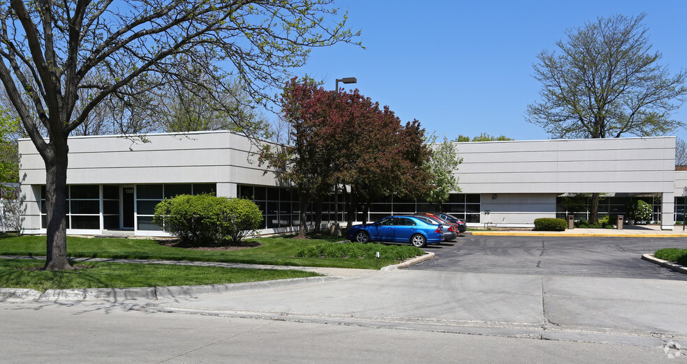 1320 Tower Rd, Schaumburg, IL for rent - Building Photo - Image 3 of 15