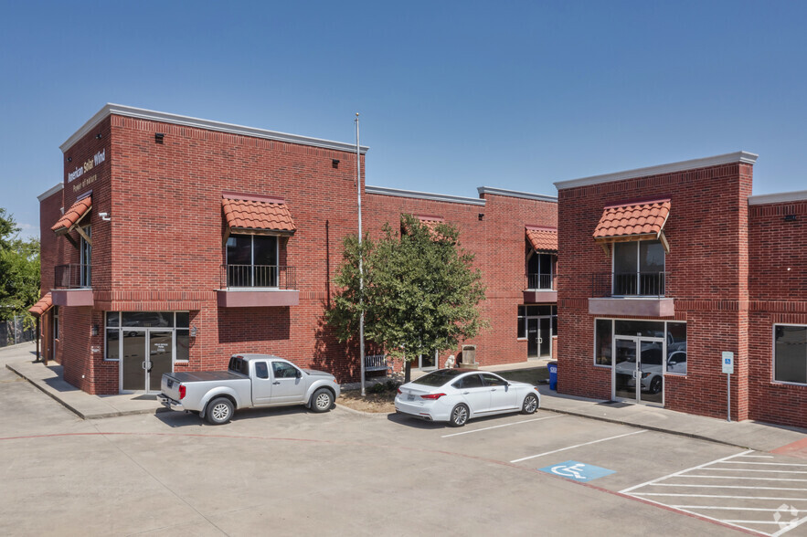 1802 Industrial Blvd, Colleyville, TX for rent - Building Photo - Image 2 of 10