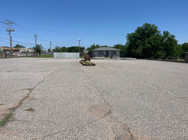 1501 SE 44th St, Oklahoma City, OK for rent - Primary Photo - Image 1 of 10