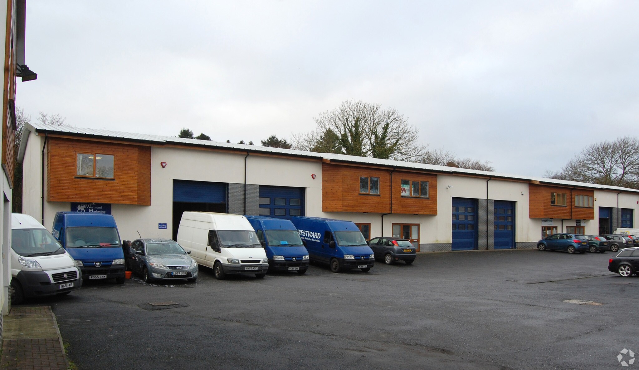 Kingswood Ct, South Brent for sale Primary Photo- Image 1 of 1