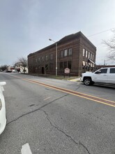 201 W Market St, Kingsport, TN for rent Primary Photo- Image 1 of 2