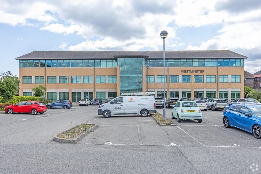 St Marks Ct, Thornaby to rent - Building Photo - Image 2 of 42