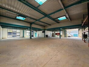 Light Industrial in Tremblay-en-France to rent Interior Photo- Image 1 of 5