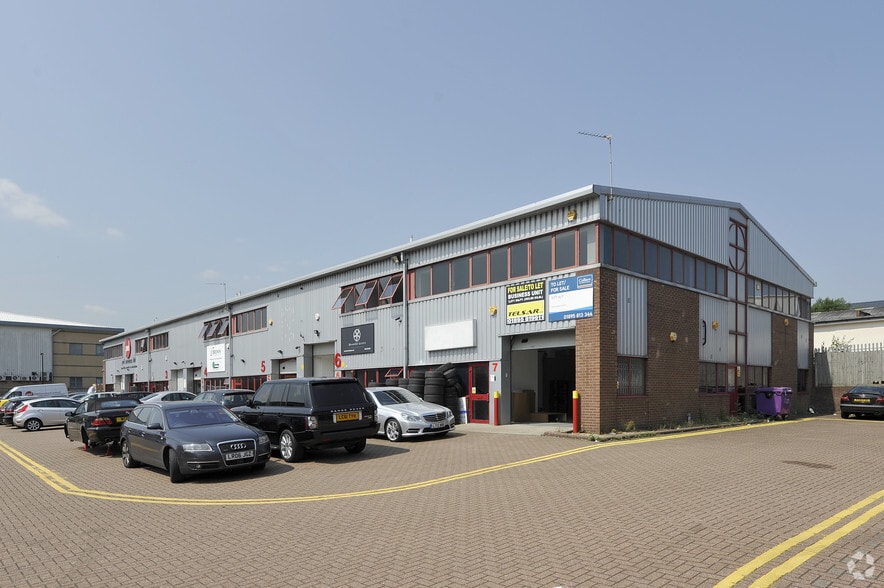 Belvue Rd, Northolt for sale - Primary Photo - Image 1 of 1