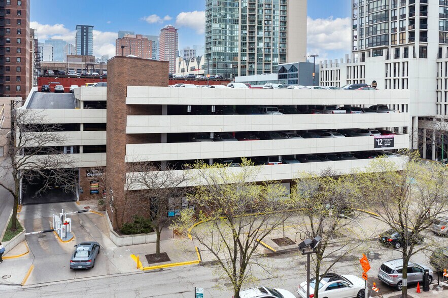 75 W Elm St, Chicago, IL for rent - Building Photo - Image 1 of 7