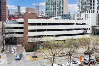 75 W Elm St, Chicago, IL for rent Building Photo- Image 1 of 8