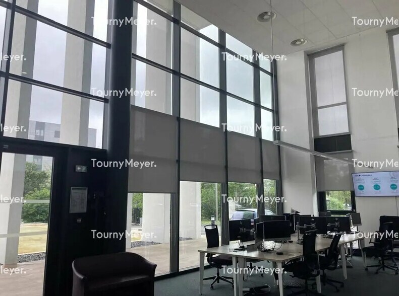 Office in Mérignac to rent - Building Photo - Image 2 of 12