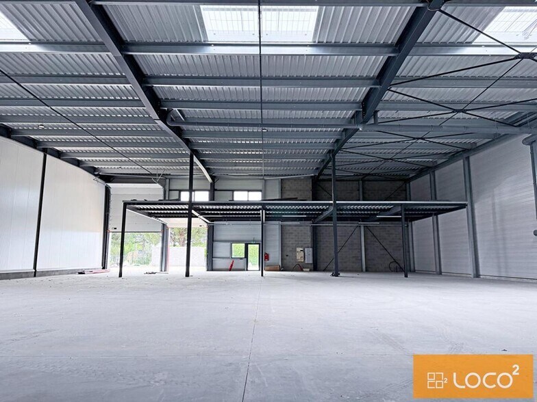 Industrial in Bruguières to rent - Building Photo - Image 3 of 5