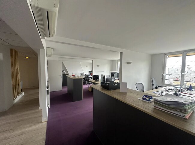 Location Bureaux 264 m²