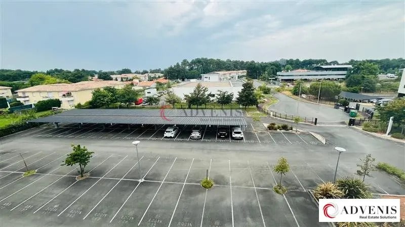 Office in Mérignac to rent - Building Photo - Image 3 of 10