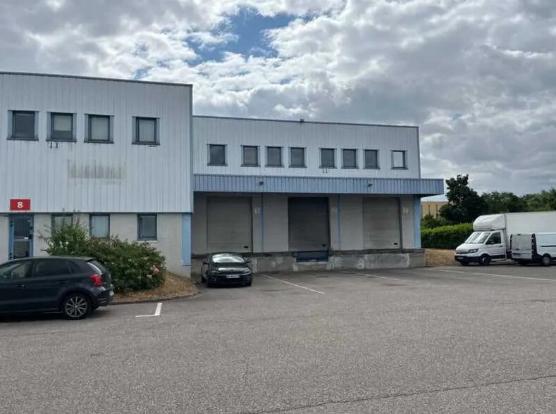 66 Avenue Des Freres Montgolfier, Genas to rent - Building Photo - Image 2 of 11