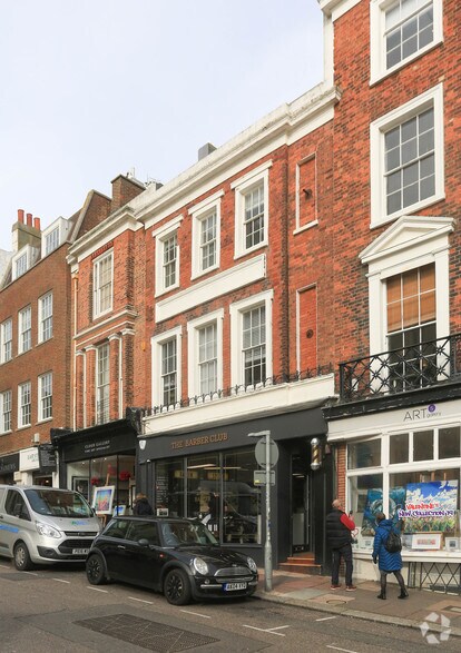 4 Bartholomews, Brighton to rent - Primary Photo - Image 1 of 3
