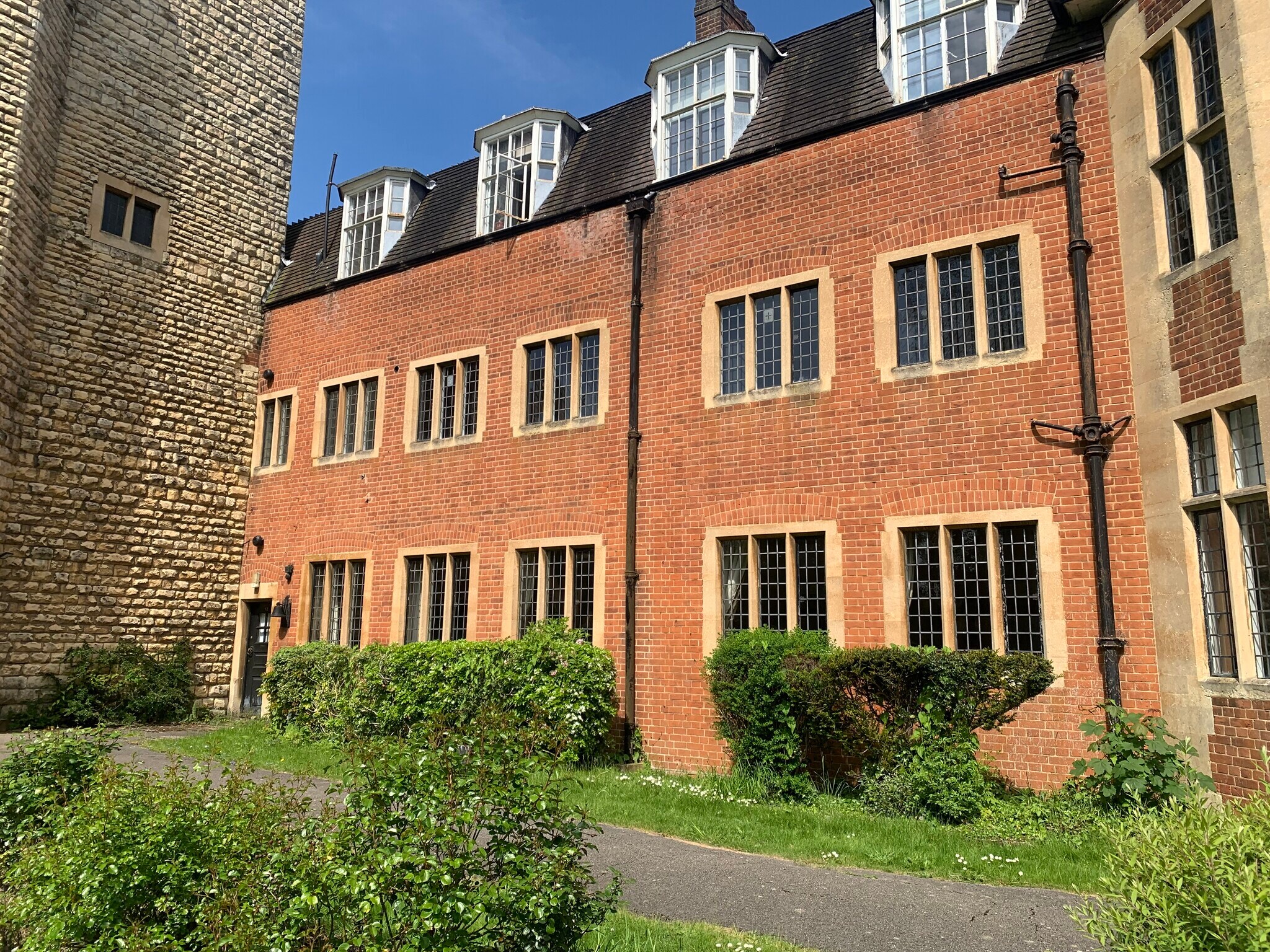 Windhill, Bishop's Stortford for sale Primary Photo- Image 1 of 1