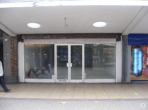 1-23 Market Pavement, Basildon to rent - Building Photo - Image 2 of 13