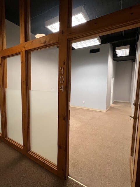 100 Ross St, Pittsburgh, PA to rent Interior Photo- Image 1 of 11