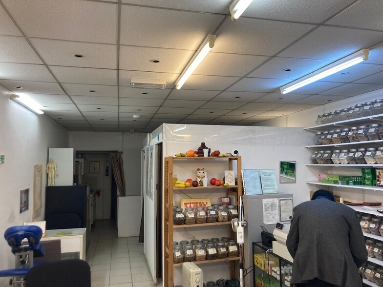 797 High Rd, London to rent - Building Photo - Image 2 of 3