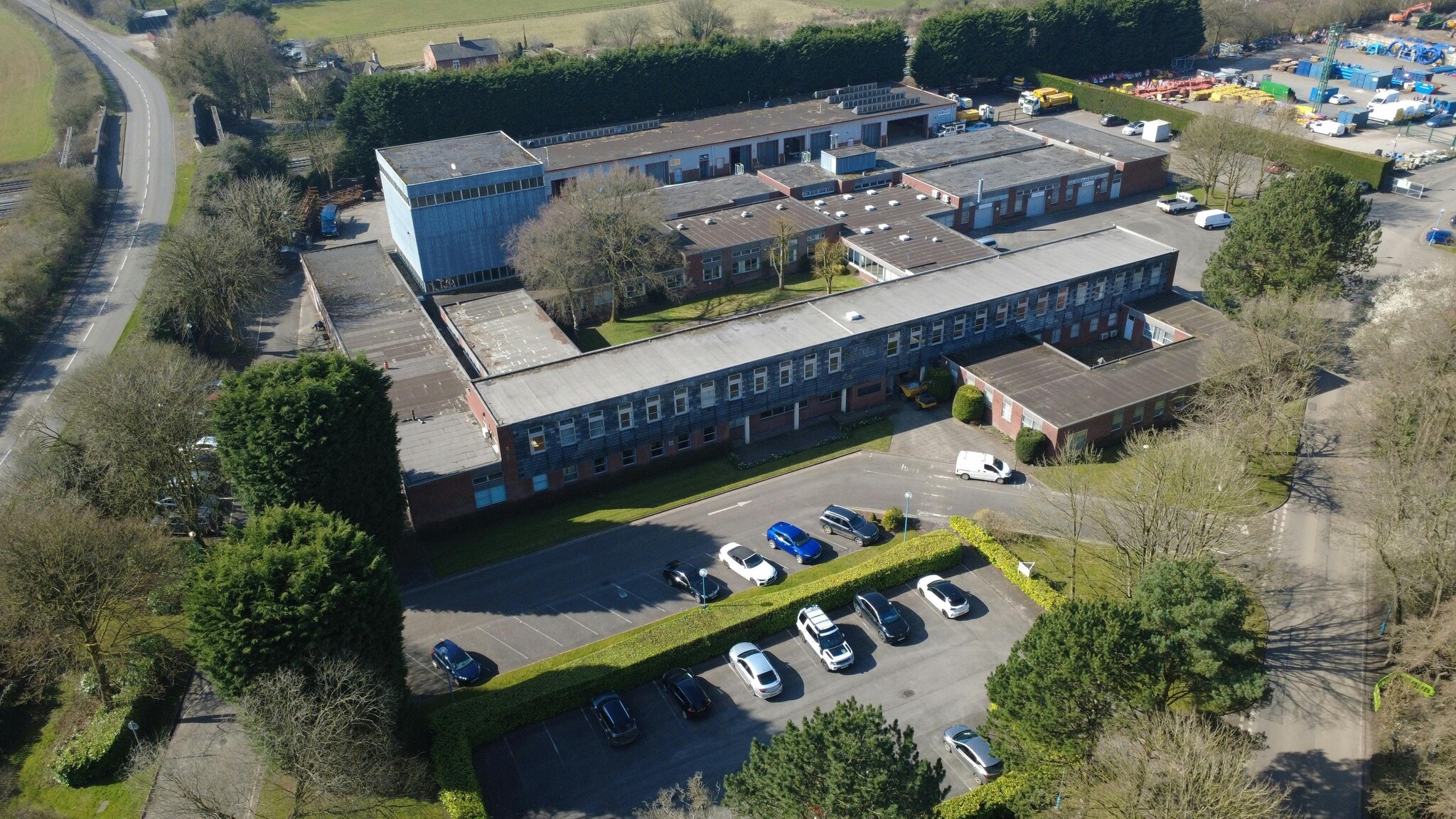 Swynnerton Rd, Stone to rent Building Photo- Image 1 of 15