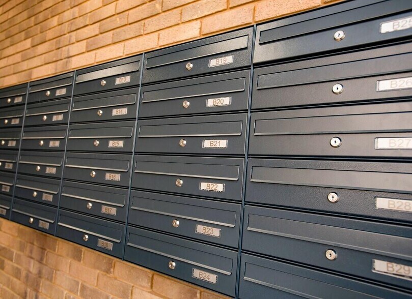 4-8 Airfield Rd, Christchurch to rent - Building Photo - Image 3 of 18