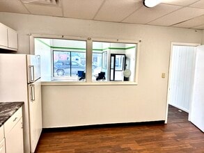 217 E Main St, Clinton, IL - AERIAL map view