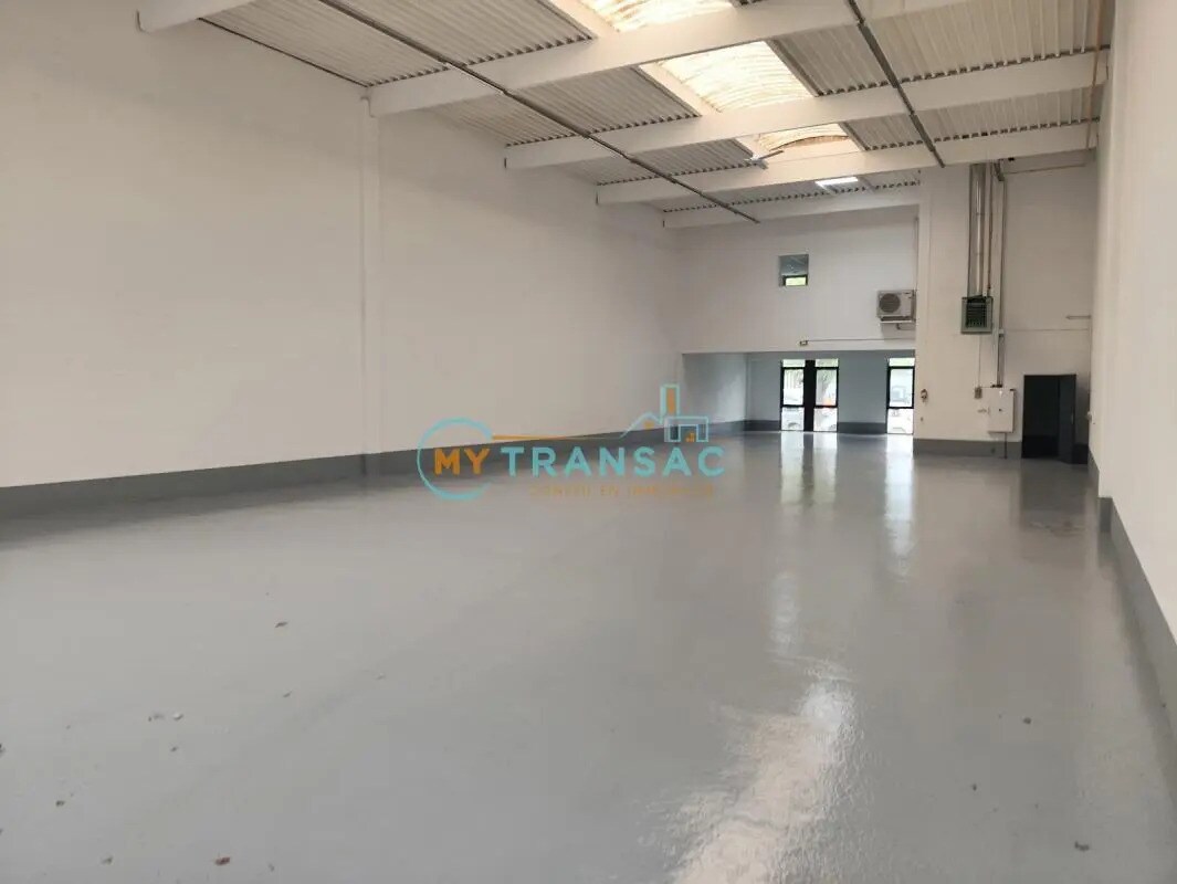 Light Industrial in Bonneuil-sur-Marne to rent Building Photo- Image 1 of 7