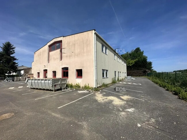 Location Local d'activités 306 m² à 758 m²