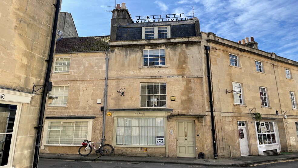 11 Beauford Sq, Bath for sale - Building Photo - Image 1 of 1