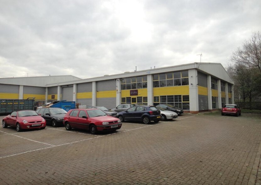 Deadbrook Ln, Aldershot for sale - Primary Photo - Image 1 of 1