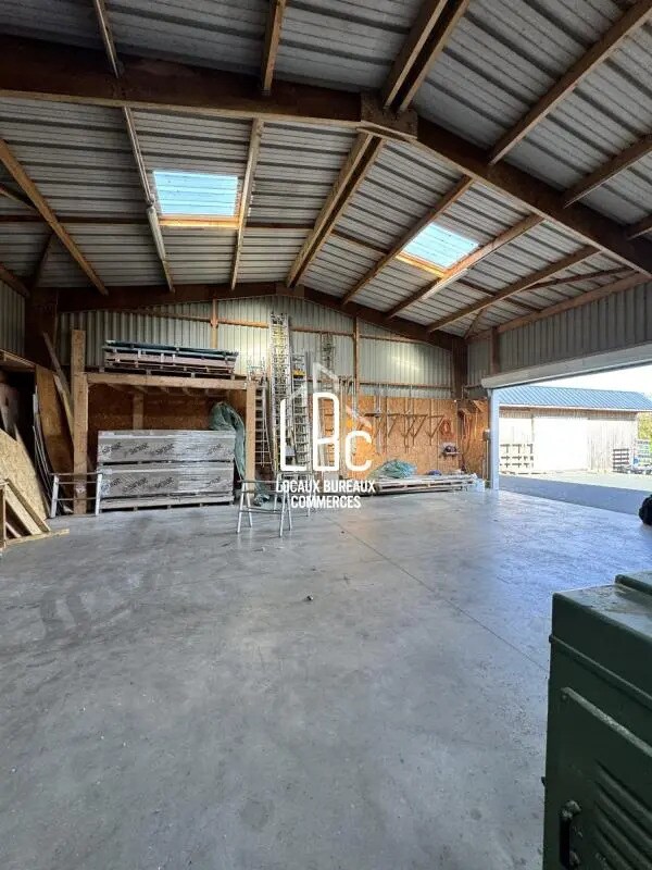 Location Local d'activités 221 m² - Photo 1