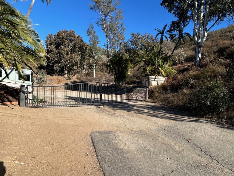 30007 Old Highway 395, Escondido, CA to rent - Building Photo - Image 3 of 6