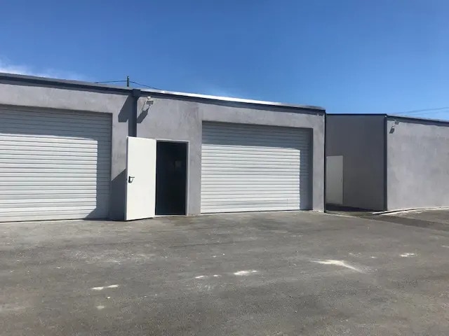 Location Local d'activités 92 m² - Photo 1
