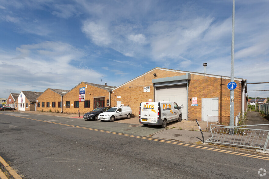 Bessingby Way, Bridlington for rent - Primary Photo - Image 1 of 5