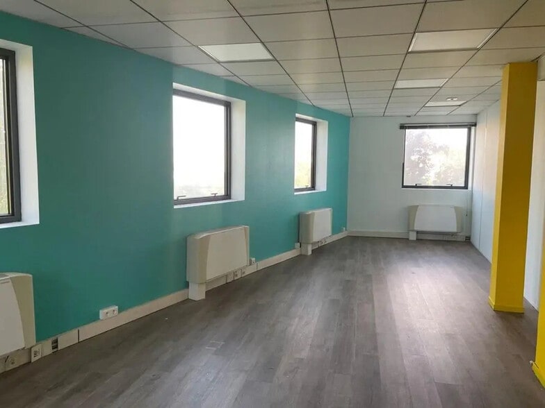 Office in Dijon to rent - Interior Photo - Image 2 of 5