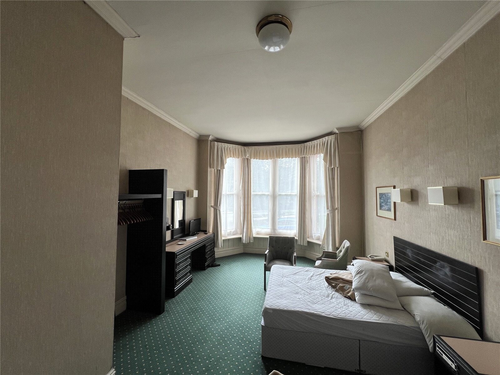 South Cres, Llandrindod Wells for sale Primary Photo- Image 1 of 10