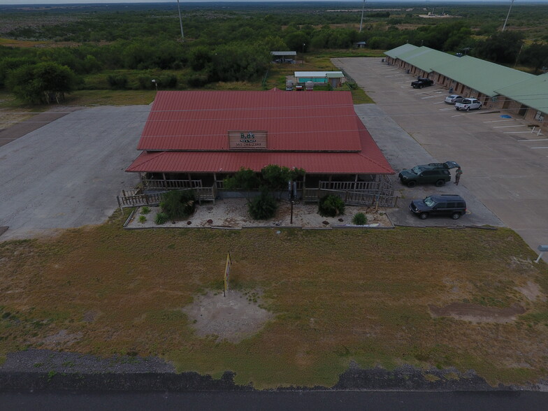 3145 Highway 72, Three Rivers, TX for sale - Building Photo - Image 1 of 1