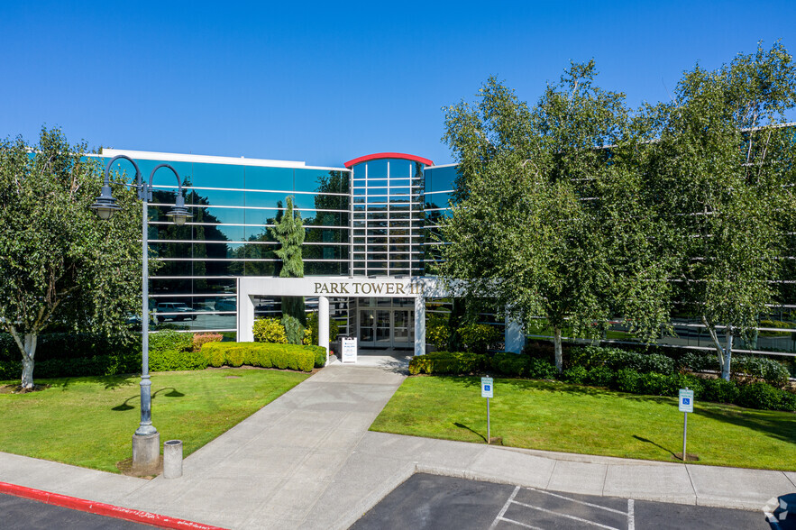 222 NE Park Plaza Dr, Vancouver, WA for rent - Primary Photo - Image 1 of 6