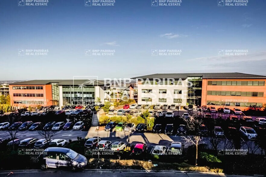 Office in Aix-en-Provence to rent - Building Photo - Image 1 of 19